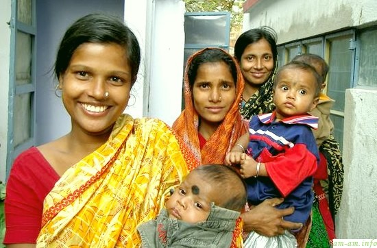 Индийские мамы кормят грудью долго…