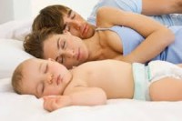 совместный сон может продлить сон новорожденного до 2-3 часов