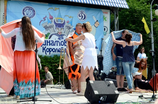 конкурс по пеленанию пап, Парад колясок, Минск 2014